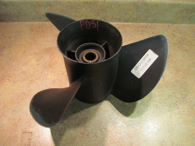 Mercury 3 Blade RH 13-1/2 x 23-M Propeller