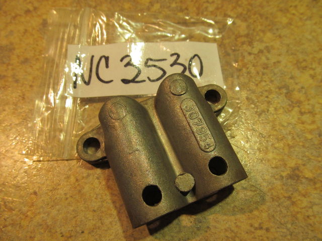 NEW NOS Johnson Evinrude 1968-1970 Impeller Housing Cap 307954