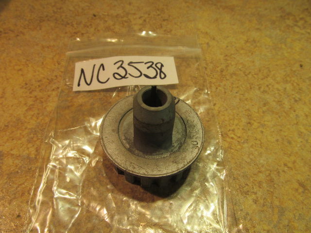 NEW NOS Johnson Evinrude Pulley 305682-2