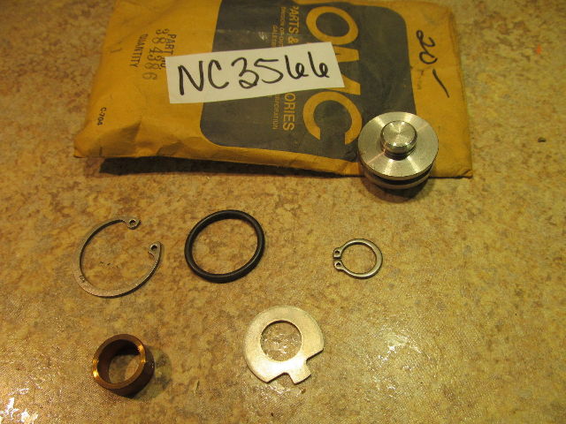 NEW NOS OMC Johnson Evinrude Retainer Bushing 384386