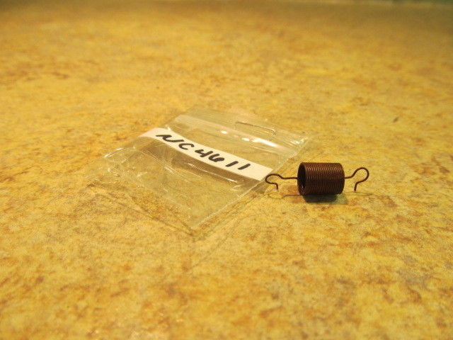 New Johnson Evinrude OMC Bellcrank Spring 305907