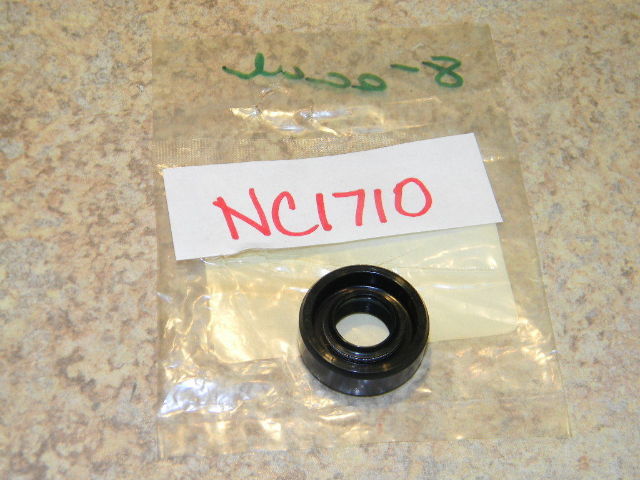 NOS Suzuki Marine Outboard Oil Seal 09289-12003