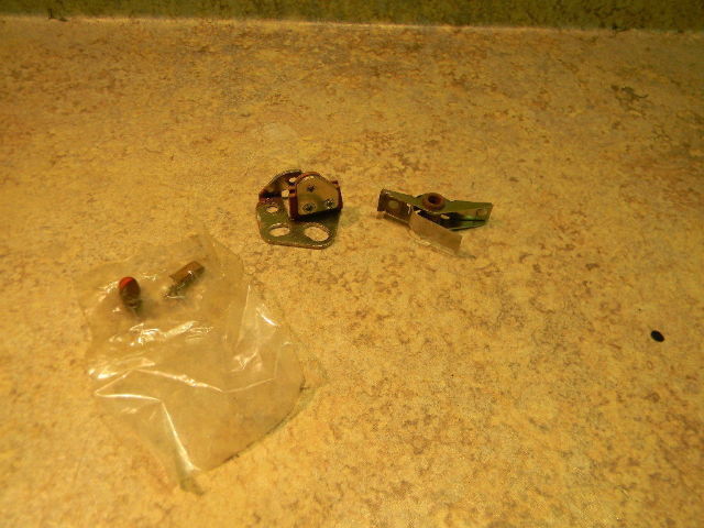 NOS OMC Johnson Evinrude Breaker Assembly 580290