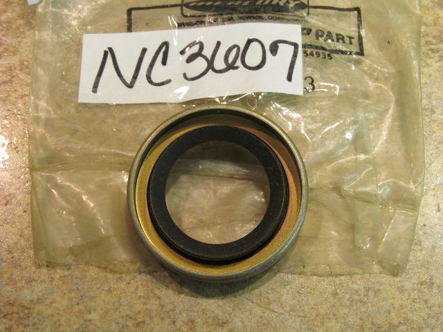 NEW NOS Mercury Oil Seal 26-32511 Sierra 18-2049