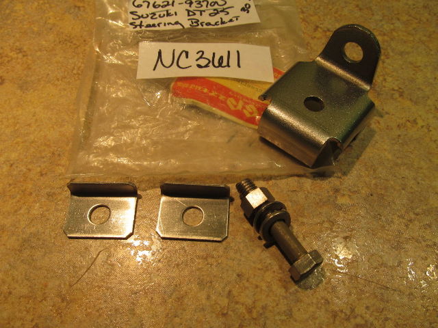 NEW NOS Suzuki DT 25 Steering Bracket 67621-93700