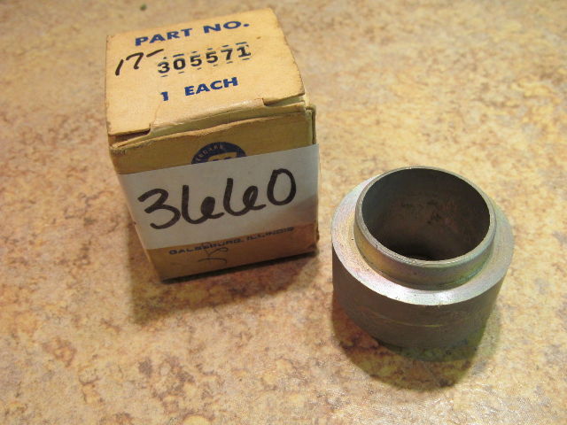 NEW NOS OMC Johnson Evinrude Drive Shaft Seal Adaptor 305571