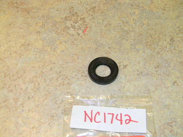 NOS Suzuki Marine Outboard Oil Seal 09282-17005