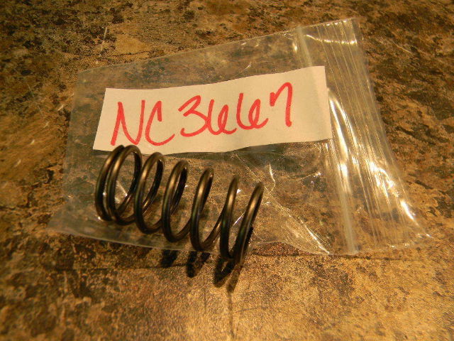 NEW NOS Suzuki Spring 12921-90000
