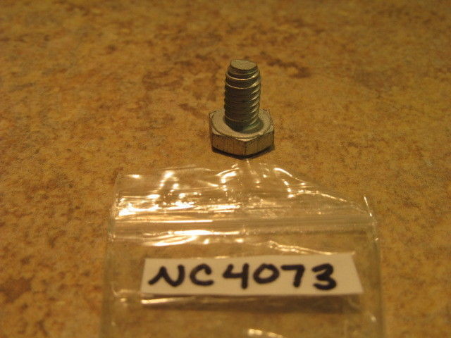 New Johnson Evinrude OMC Screw 302468