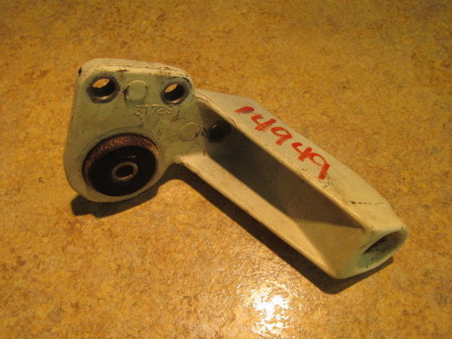 317291 Johnson Evinrude 1971-2001 STBD Rear Support Bracket 50 60 65 70 75 HP