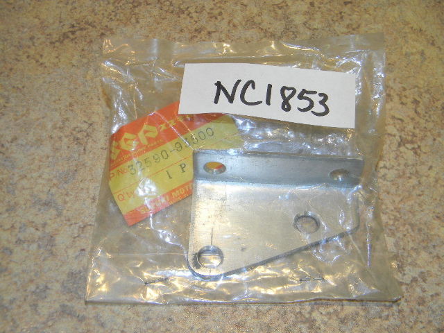 NOS Suzuki Marine Outboard Voltage Regulator Stay 32590-93500