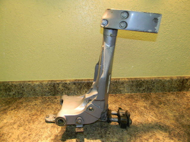 332440 433585 Johnson Evinrude 1989-2005 LONG Swivel Bracket Assembly 40 48 + HP