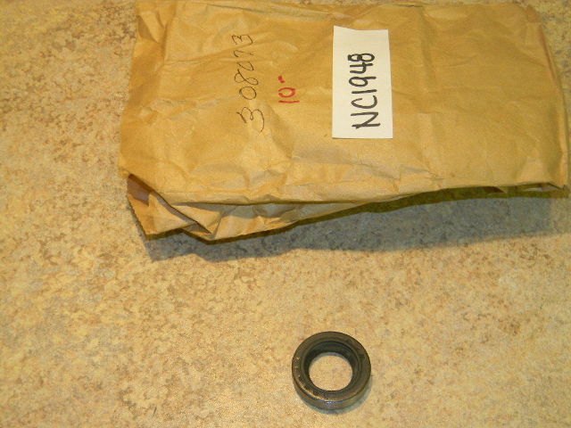 NOS OMC Johnson Evinrude Outboard Impeller Housing Cover Seal 308073