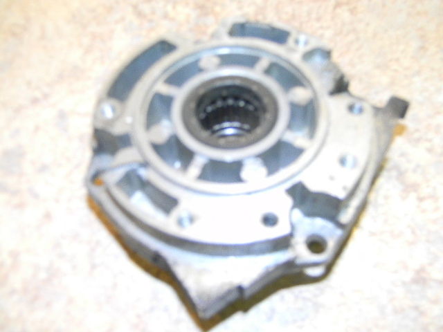 Mercury upper end cap 6413A1 1973-1985 5 7.5 9.8 HP