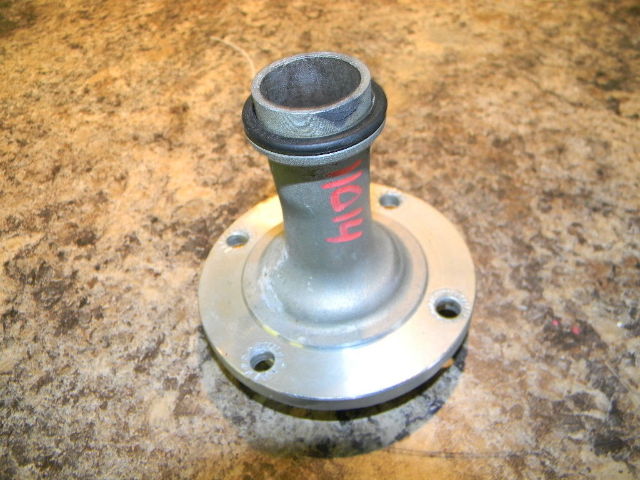 Johnson Evinrude Crankcase Head Assembly 383956 1968-92 35 40 48 50  60 65 70 HP