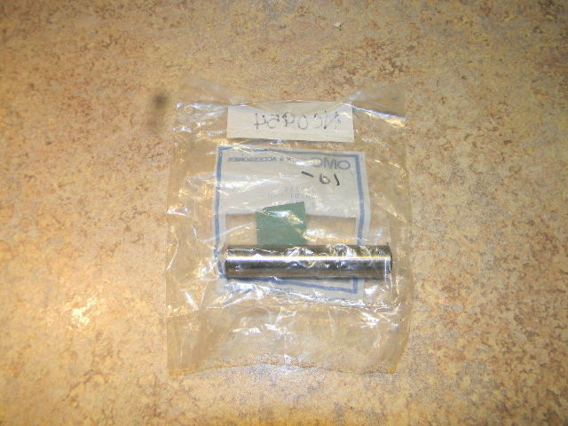 NOS OMC Johnson Evinrude Wrist Pin 317514 0317514