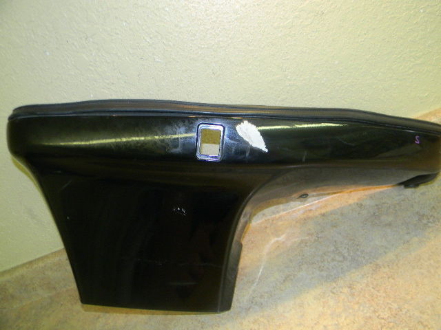 828045A1 Mercury 1996-2005 STBD Lower Bottom Cowling Cover 150 175 200 HP V6