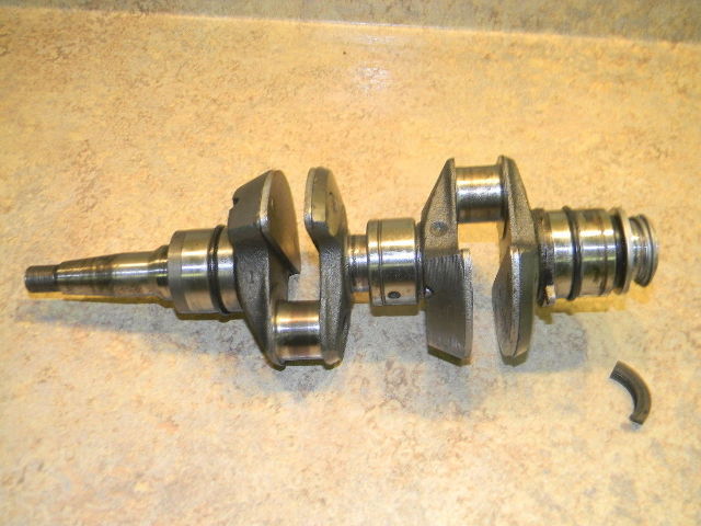 Johnson Evinrude crankshaft 383182 1969-1976 25 HP