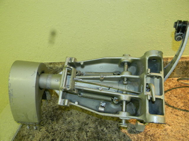 1969-1970 Johnson Evinrude Swivel Bracket w/Steering Arm 384206 383446 85 115 HP