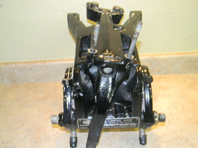 7216A4 6044A2 74316A8 Mercury 1976-1979 15" Swivel & Transom Bracket 50 HP