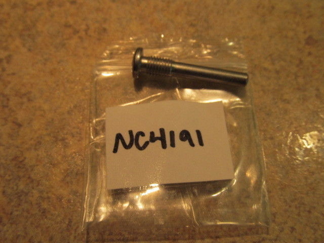 New Johnson Evinrude OMC Pivot Lever Pin 305277