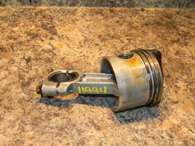 New Johnson Evinrude Piston 385865 379134
