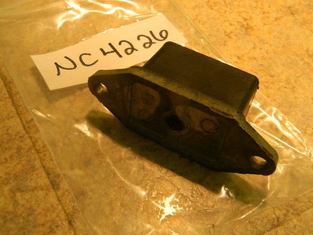 New Johnson Evinrude OMC Thrust Mount 383961