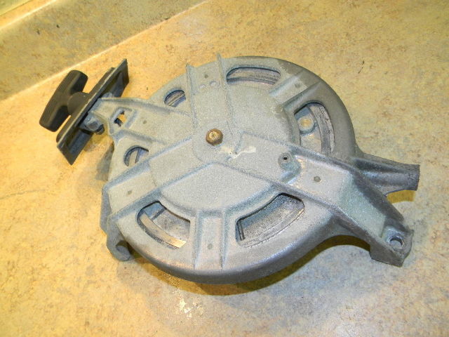 Yamaha Mariner recoil starter from a 20 HP
