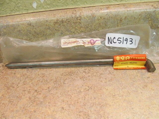 NEW Suzuki Clamp Bracket 45421-95200 1977-82 DT 50 65 85 HP