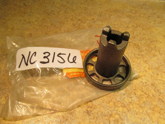 NEW NOS Suzuki Clutch Dog Shifter 57621-98300