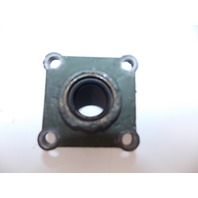 Johnson Evinrude Bearing Housing & Seal Assembly 384584 1969-1972 85 100 125 HP