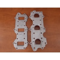 385140 317306 Johnson Evinrude 1968-81 Intake Manifold & Base Plate 55 65 70 +HP