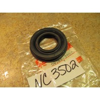 NEW NOS Suzuki 1979 1980 1981 1982 1983 DT 50 65 Oil Seal