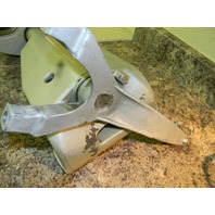 1969-1970 Johnson Evinrude Swivel Bracket w/Steering Arm 384206 383446 85 115 HP