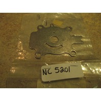 NEW Suzuki Pump Case Lower Plate 17471-95203 95204 1980 83 DT 35 40 50 60