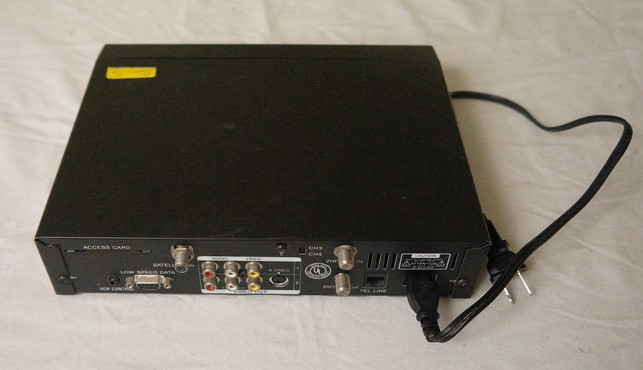 LOT OF 8* DIRECTV SATELLITE RECEIVERS D11 HD H25100 SL3S4NR202