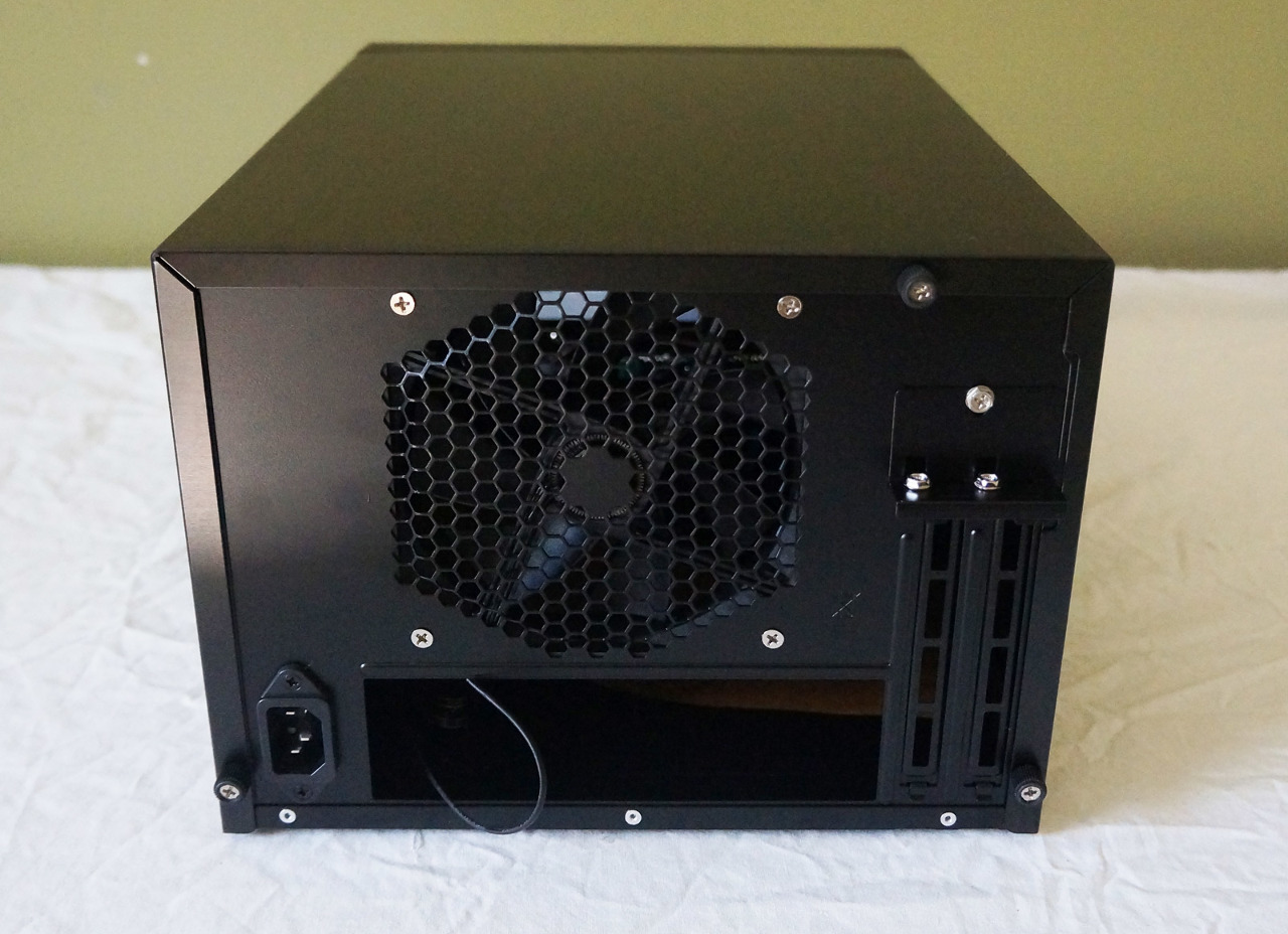 ANTEC MINIITX ATX BLACK COMPUTER CASE ISK600 AGI600BI MDG Sales, LLC