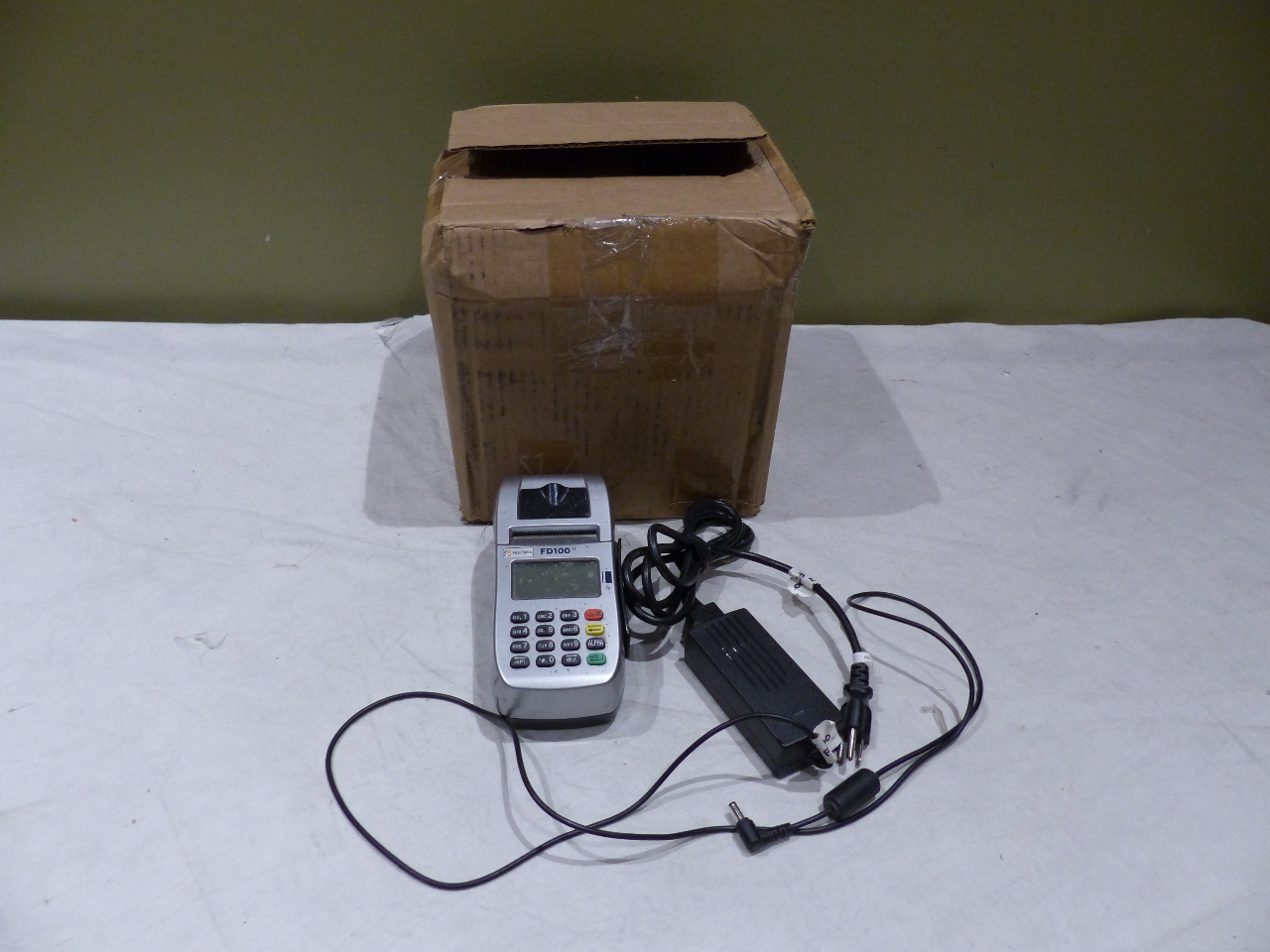 FIRST DATA CARD READER TERMINAL W/PIN ENTRY & RECEIPT DISPENSER FD100Ti