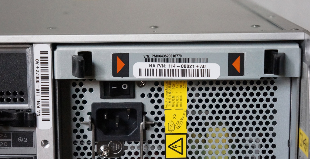 NETAPP STORAGE SHELF DS14MK2 14BAY DISK ARRAY W/ 14 * MAXTOR 7L250SO