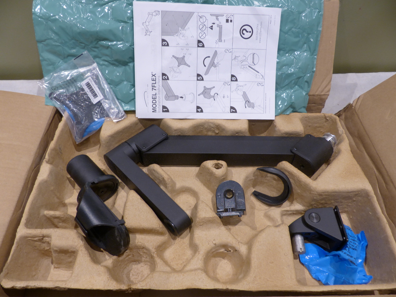 INNOVATIVE OFFICE PRODUCTS 7FLEXCN1041 RETAIL 700 SERIES MONITOR ARM