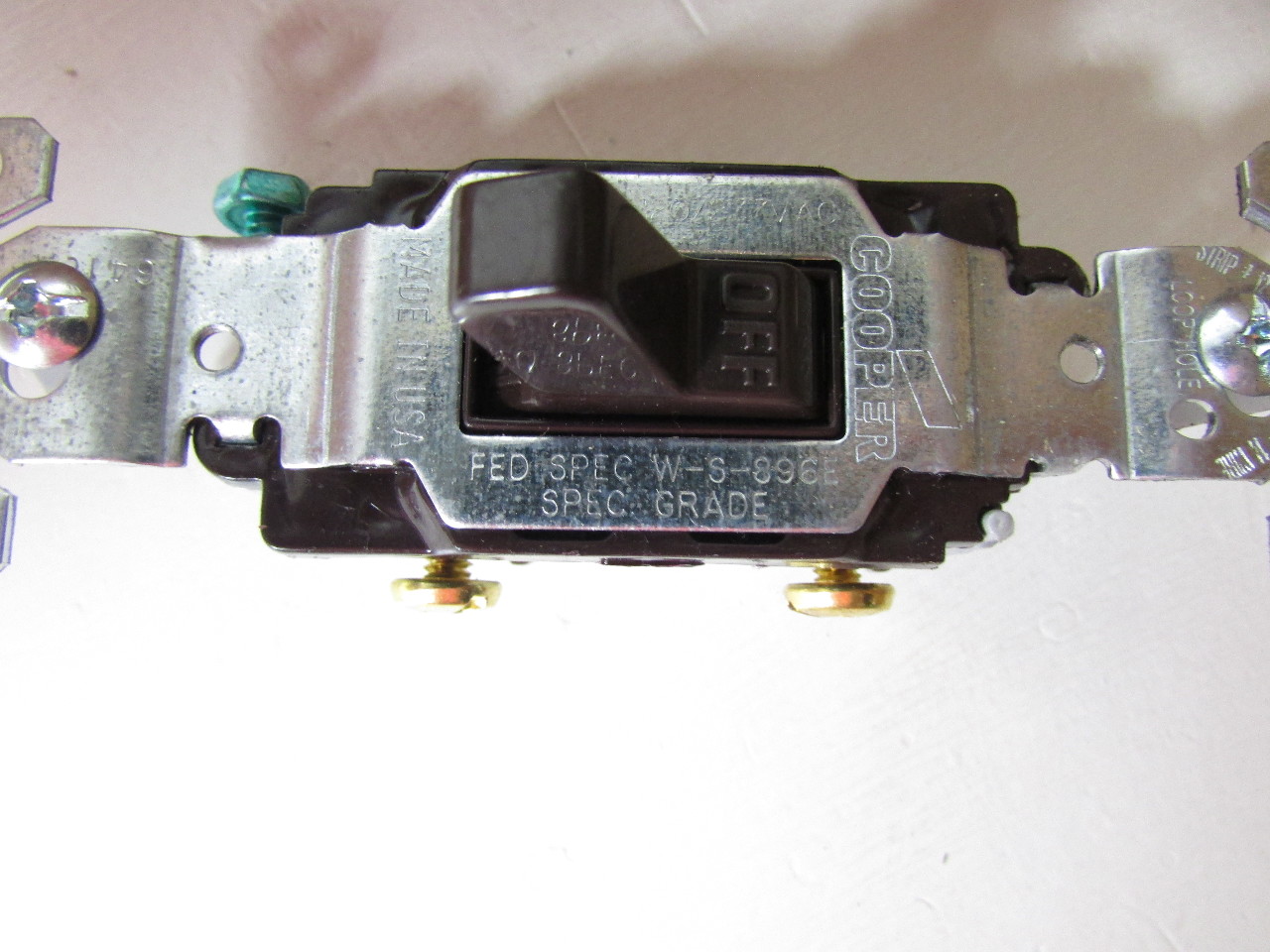 LOT OF 11 NEW COOPER 15A SINGLE POLE LIGHT SWITCH Premier Equipment