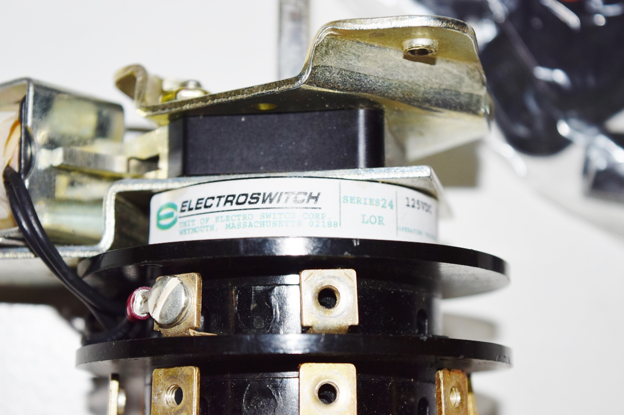 * NEW ELECTROSWITCH 7803D LOCK OUT RELAY SWITCH 125 VDC Premier