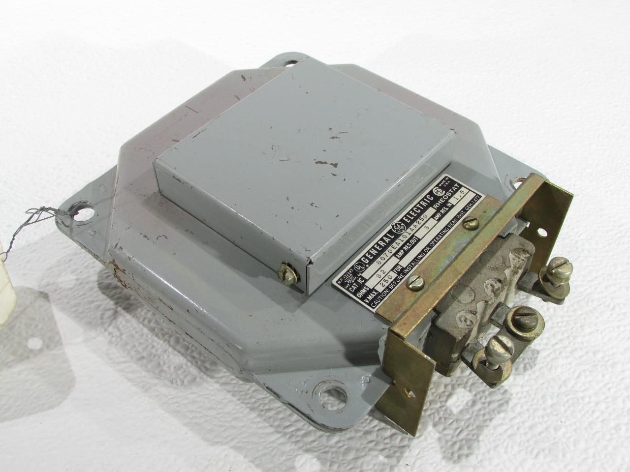 * GE 8070EA101AA250 RHEOSTAT 82 OHMS 250V Premier Equipment Solutions