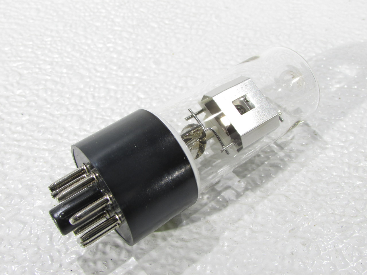 SHIMADZU DEUTERIUM LAMP P/N 0626505505 FOR UV SPECTROPHOTOME