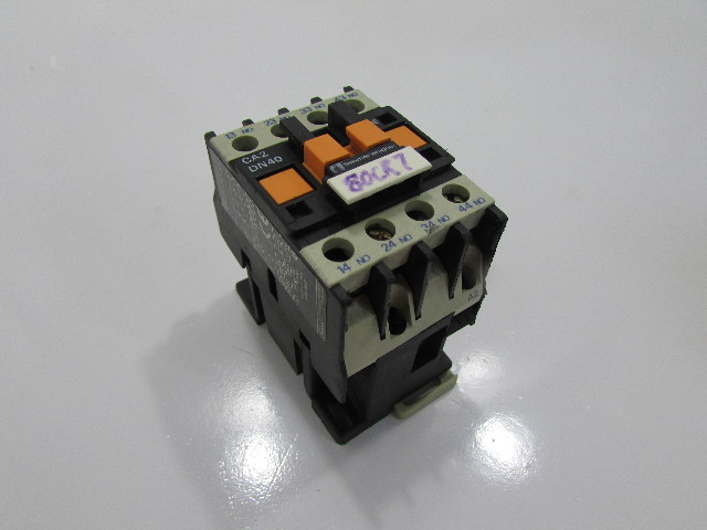 TELEMECANIQUE CA2-DN40 CONTROL RELAY 10AMP 750V