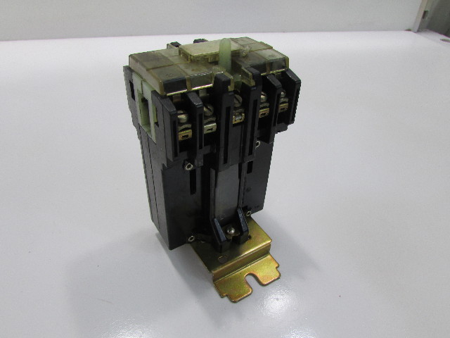TELEMECANIQUE CONTACTOR CA2-A 600V 322324-B