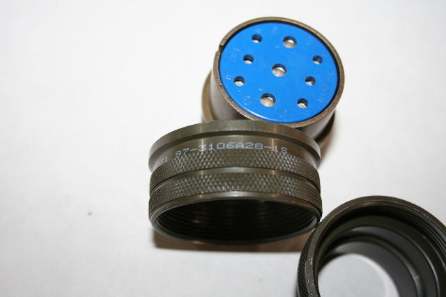 New Amphenol Industrial 97-3106A-20-27P Circular Connector Plug