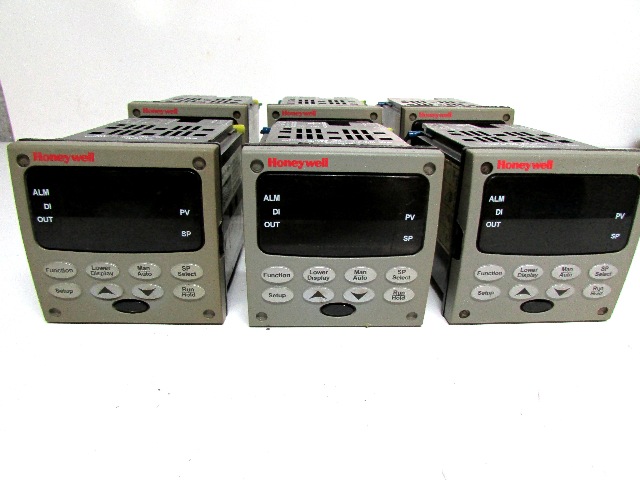 * HONEYWELL UDC3200 DC3200-CE-000R-110-00000-E0-0 TEMPERATURE CONTROLLER *WARRANTY*