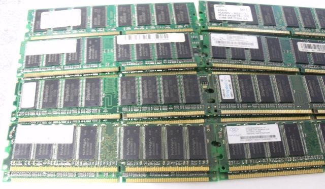 Lot of 16 512MB DDR-400MHz-CL3, PC3200 mixed brand Server Memory