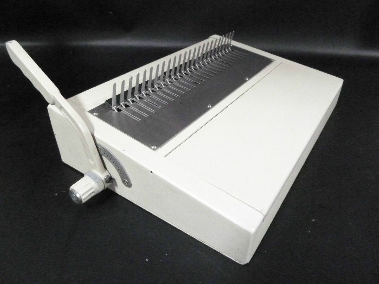 HBC24 Manual Comb Binder with 3/8 and 5/8 CombBinds Rings Binding System